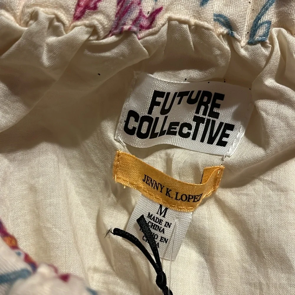 New! Size Medium crop shirt - Picture 2 of 3